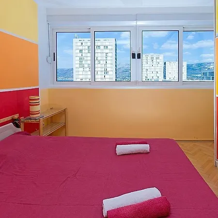 Apartment Colours Split