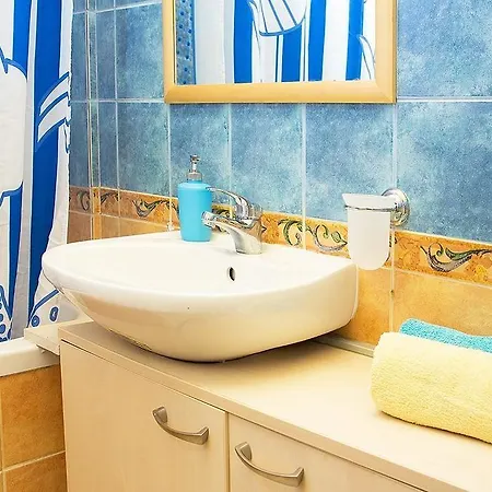 Colours Apartment *